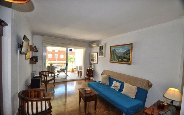 2BR Center & Swimming Pool