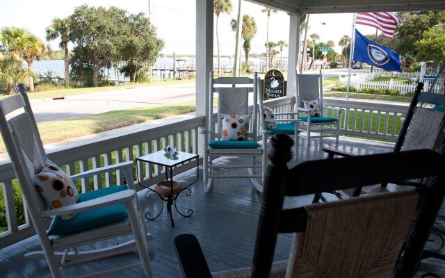 Night Swan Intracoastal B&B