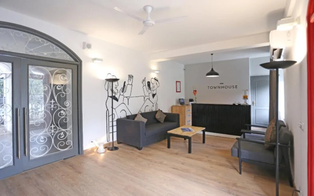 OYO Townhouse 020 Huda Metro South City 1
