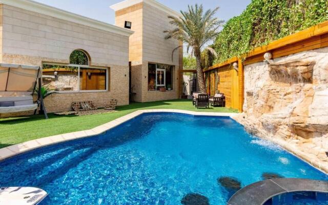 Cheerful 5-Bedroom Villa with Pool