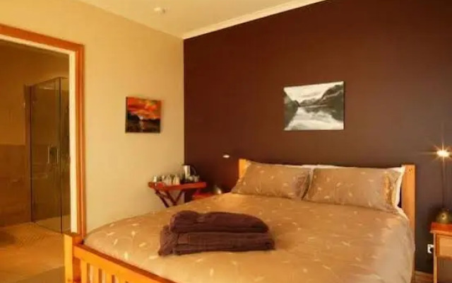 Parautane Lodge