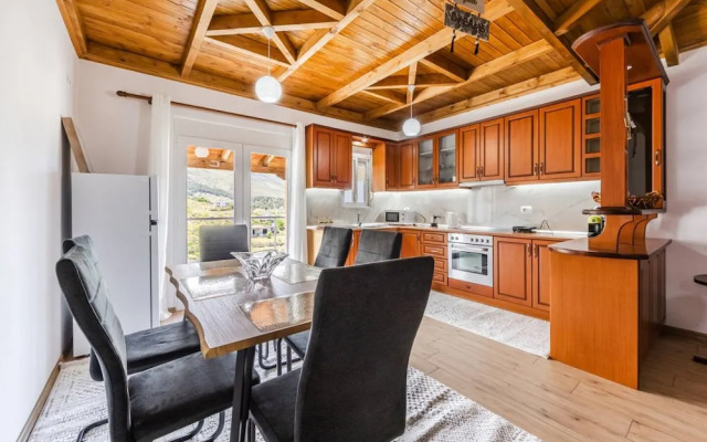 Hillside Apartment Gjirokast r