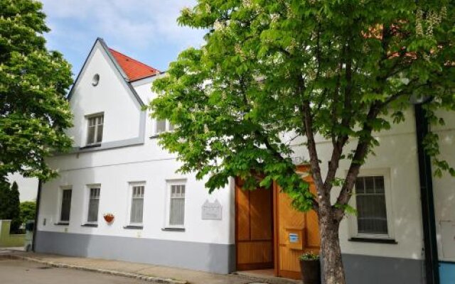 Stieglerhof Apartments, Dr. Eitner GnbR
