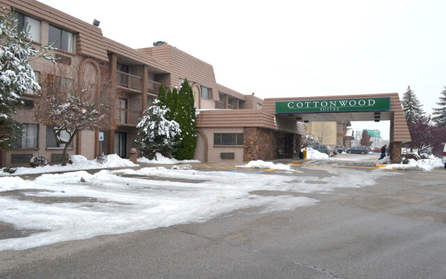 Cottonwood Suites Boise Riverside Downtown