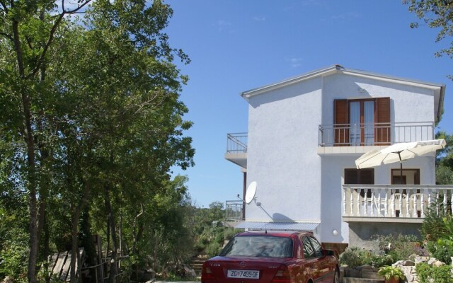 Nice Apartment on the Outskirts of Silo With Spacious Terrace and Beach at 600m