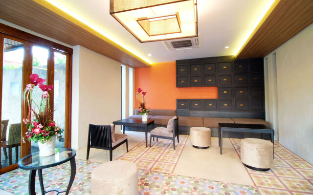 Tapae Gate Villa