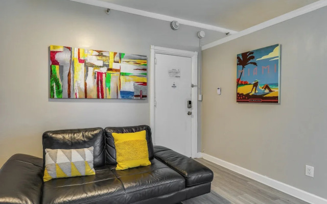 Sunny Miami Beach Condo Steps to Boardwalk!