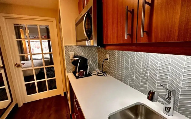 Newmarket Hotel & Suites