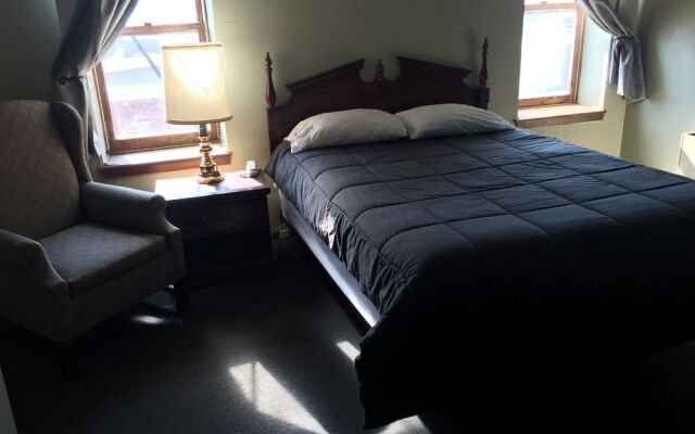 Historic Calumet Inn