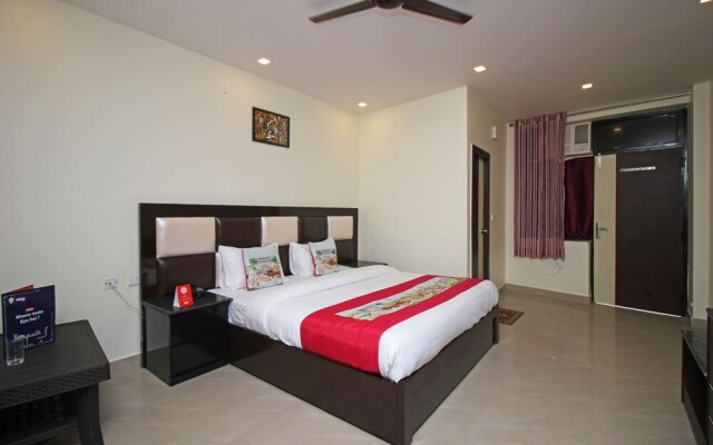 OYO 8927 US Executive Suites