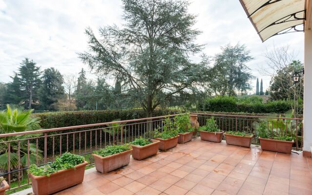 Wonderful Villa 29 Km From The Center Of Rome With Private Swimming Pool