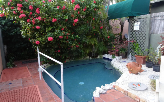 Suite Dreams Inn by the Beach