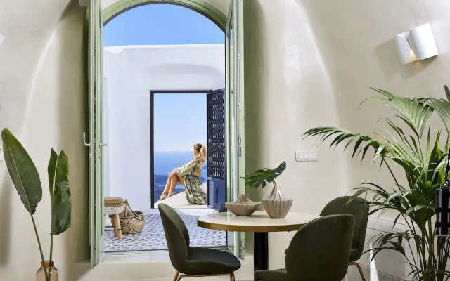 Gitsa Cliff Luxury Villa