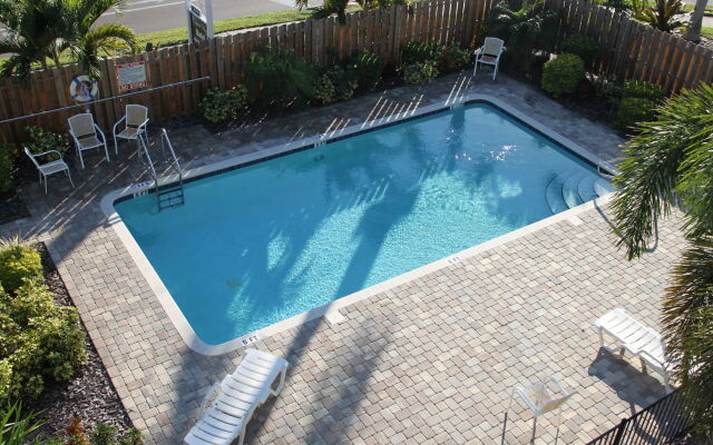 Crystal Bay Historic Hotel