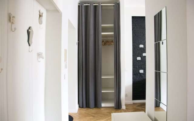 Fox Center Apartments