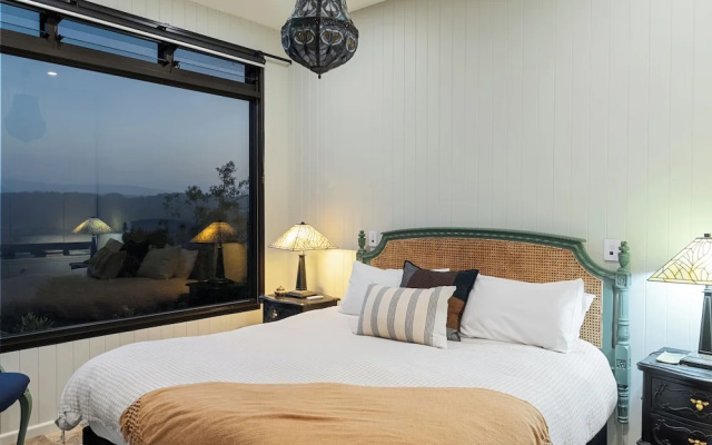 Escape to Serenity in Beechmont Luxurious Cabin Retreat