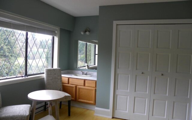 Elizabeth Manor Bed And Breakfast