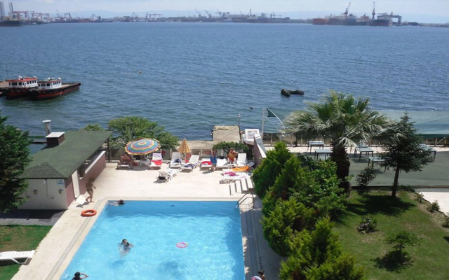 Blue Marine Hotel
