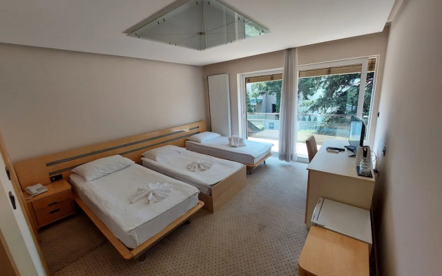 Hotel Brass