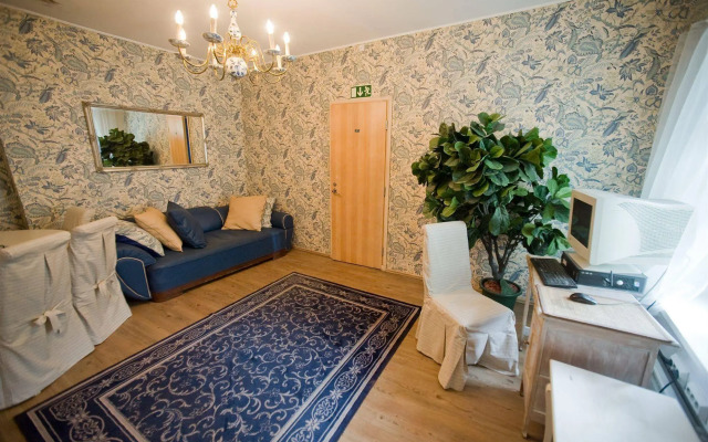 OldHouse Hostel