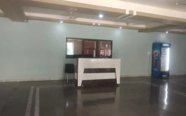 Oyo Flagship 808315 Uttam Galaxy