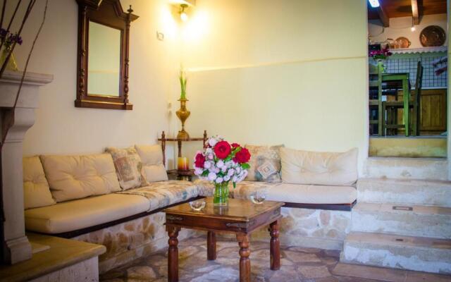 Gioia Traditional House