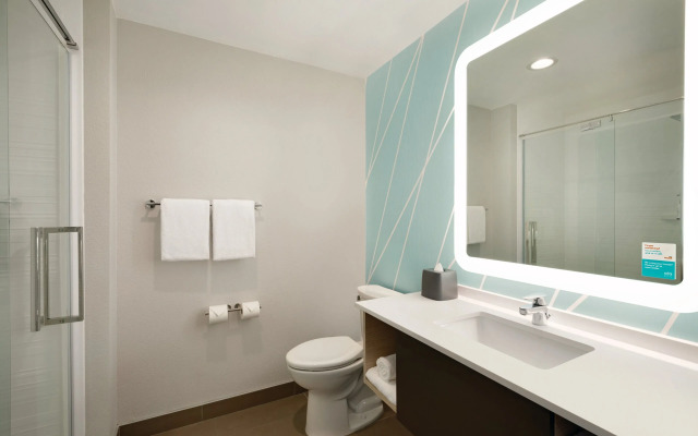 Holiday Inn Express Savannah - Gateway