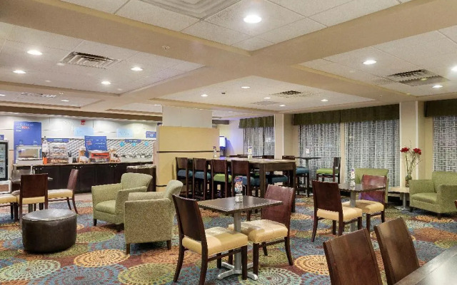 Holiday Inn Express Bloomington West by IHG