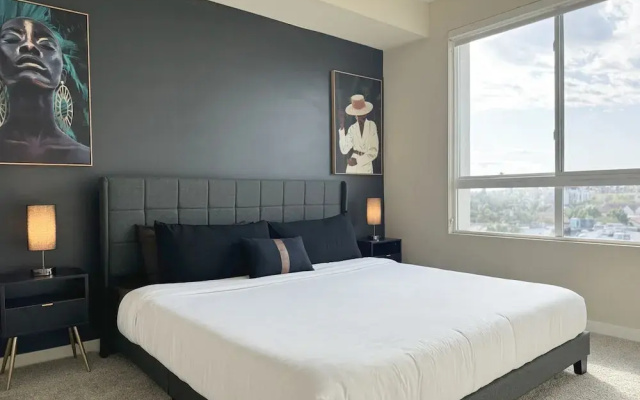 Beautiful 1 BR in LA Gym Pool 10mins to Cedar