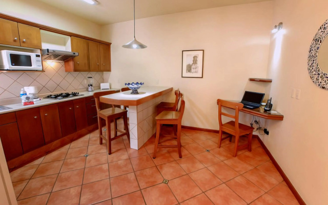 Alcazar Suites