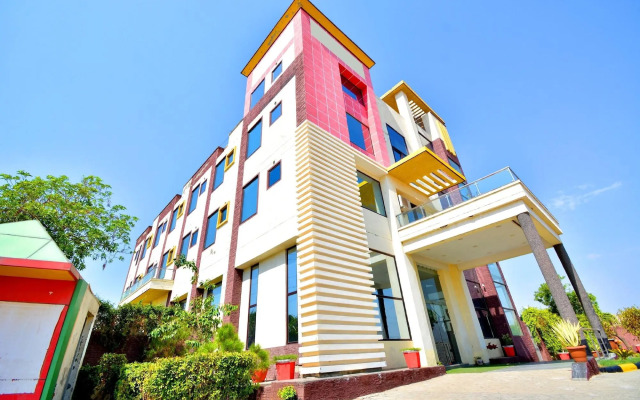 Splash Fun Resorts by OYO Rooms
