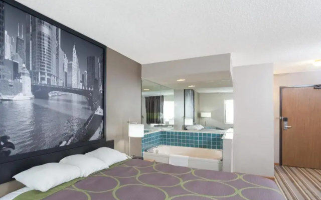 Super 8 by Wyndham Gilman