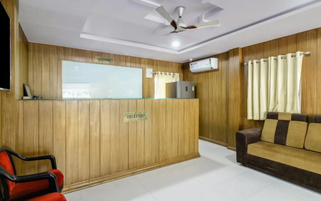 Sri Lakshmi Deluxe By OYO Rooms