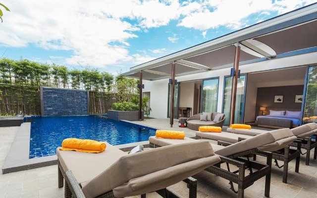 CasaBay Luxury Pool Villas