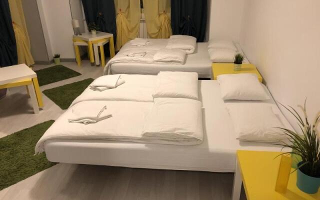 Green Apartment No 12