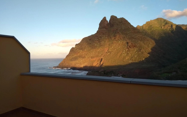 Playa Y Montaña: Naturaleza Y Armonía