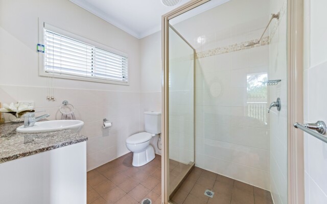 Bay Breezes - Cannonvale