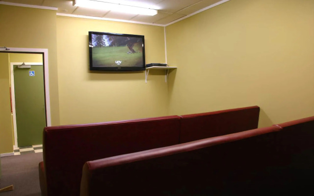 Silverfern Backpackers