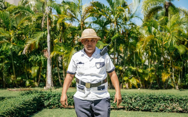 New Apartment Sueno pool area private Beach guard