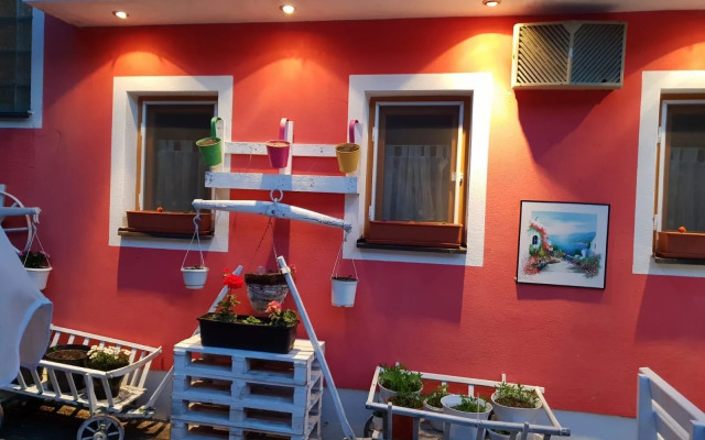 Taverna Kostalui Gasthof Pension