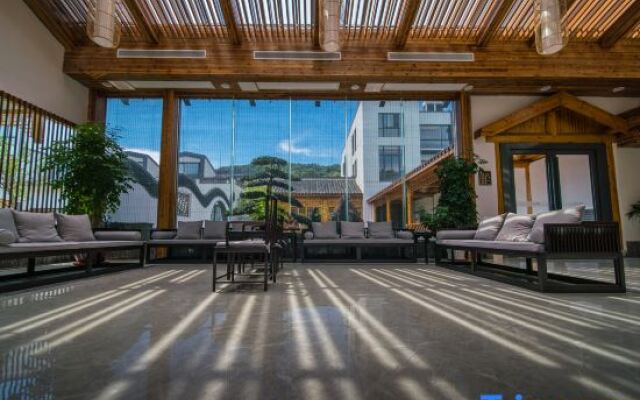 Yun He Ye Bo Hotel (Wuxi Lingshan Grand Buddha Nianhua Bay)