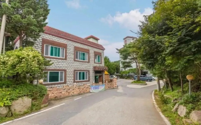 Pocheon Treasure Island Pension