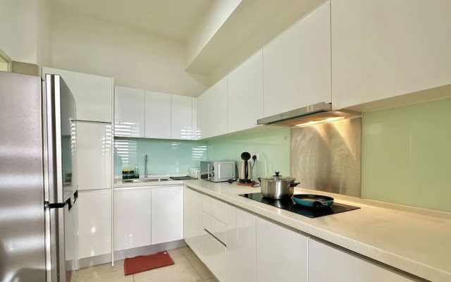 Afiniti Residences Medini by Stayrene