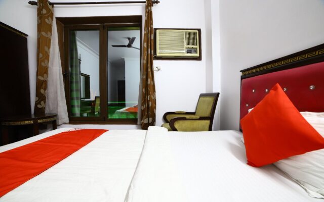 Hotel Revels Plum