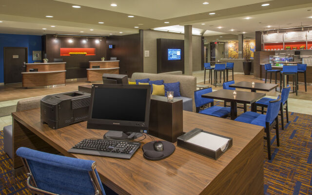 Courtyard by Marriott Grand Rapids Airport