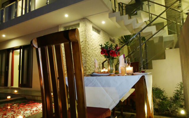 Royal Nyanyi Villa