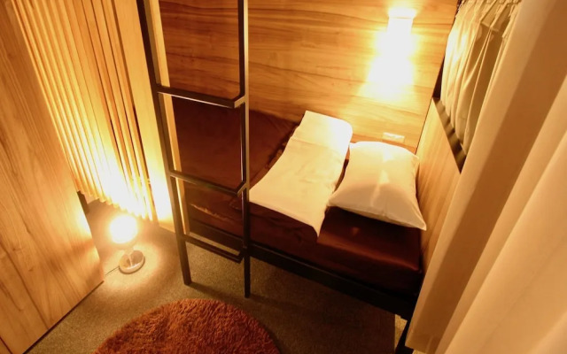 Namba Guesthouse HIVE - Hostel