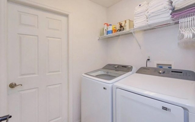 Family Dream 5 Bedroom Home by RedAwning