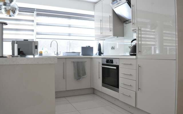 Luxury 2 Bedroom Apartment Opposite Regent's Park