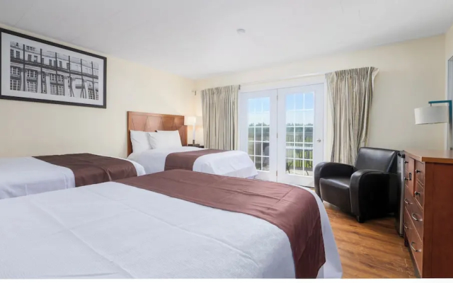 Coach House Inn